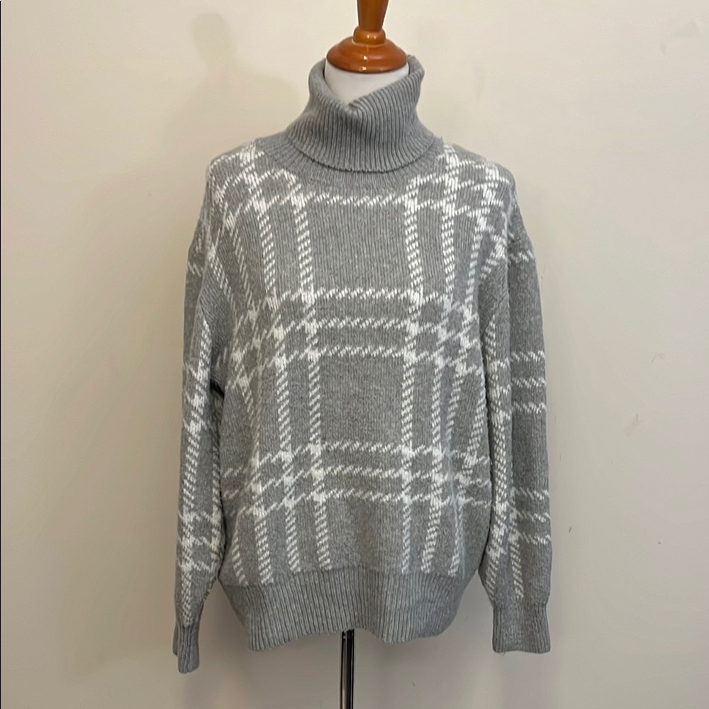 Olive and Oak Super Soft Gray and White Plaid Turtleneck Sweater Size Large